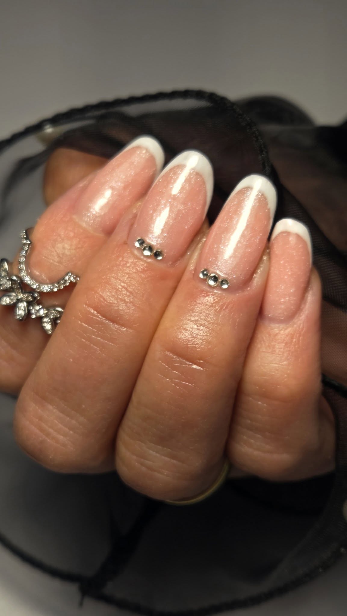 Stylizacja paznokci w Lipsku — studio KlaudiNails